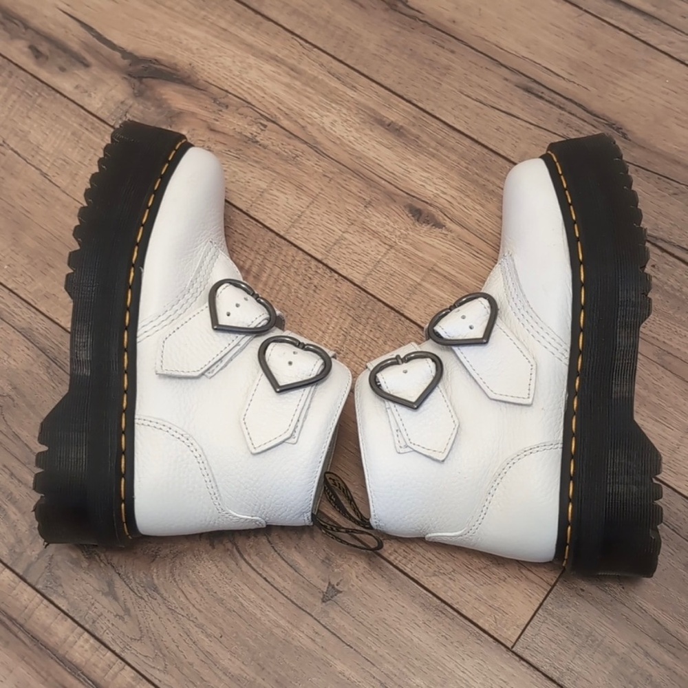 Doc Martens Devon White Leather Platform